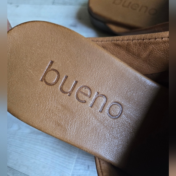 Bueno Turner Slip On Slide Sandals - Picture 5 of 6